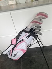 SUPERB SET OF GIRLS MACGREGOR TOURNEY JUNIOR GOLF CLUBS RIGHT HANDED, 9 - 12 YRS