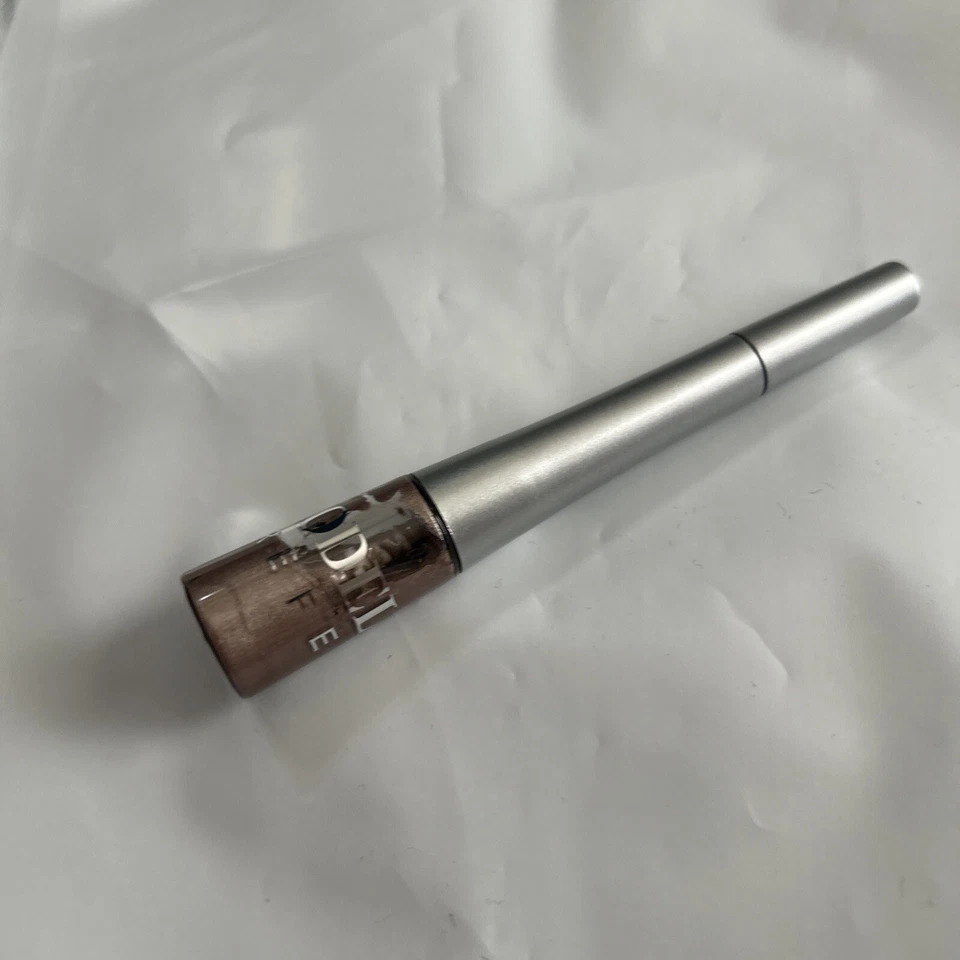 Models Prefer models prefer liquid Eyeliner & Eyeshadow all in one suede Bronze - Image 4 of 4