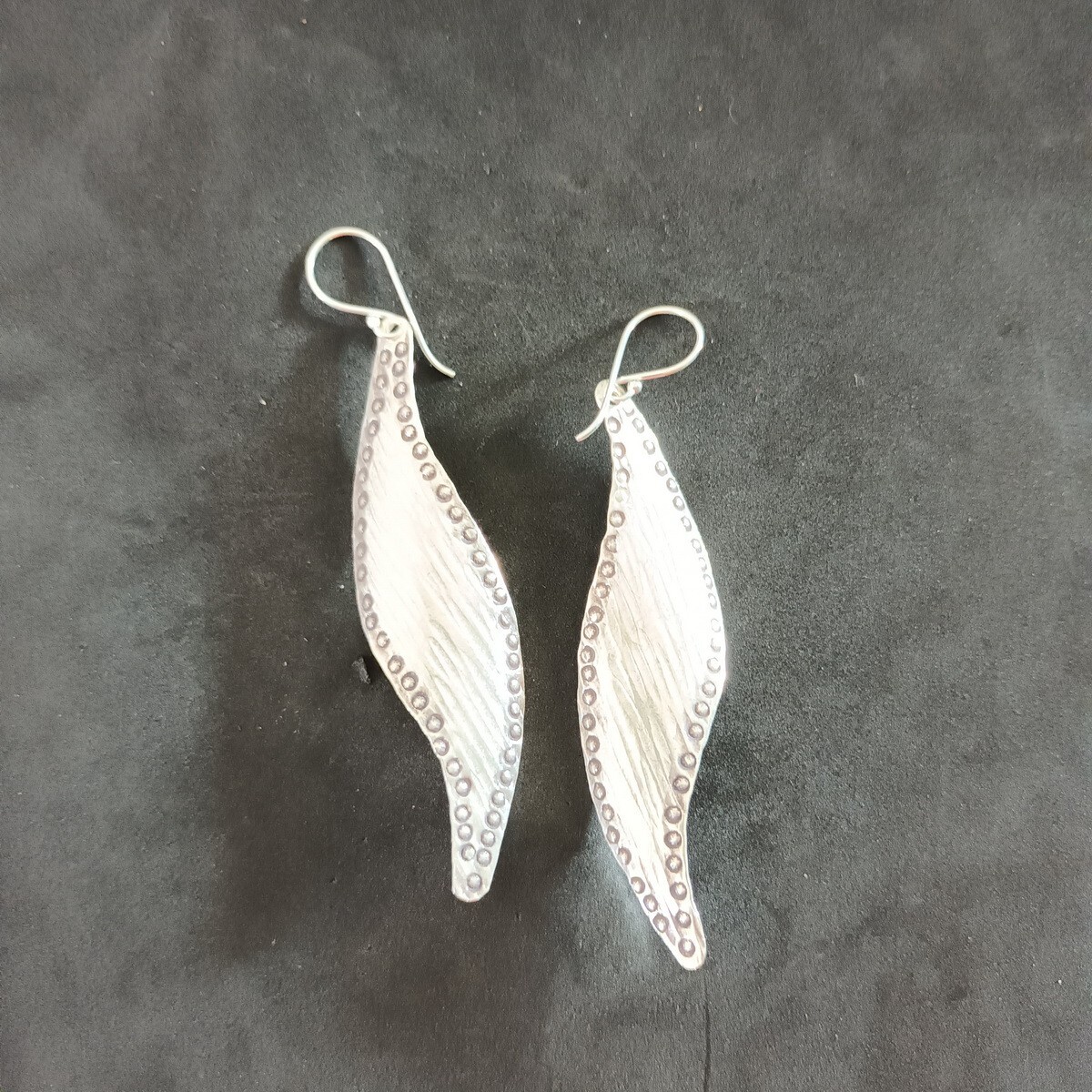 One Stroke Earring Medium　SILVER Fine Silver Earrings Sterling 925 Dangle 10g Vintage Slap Hook