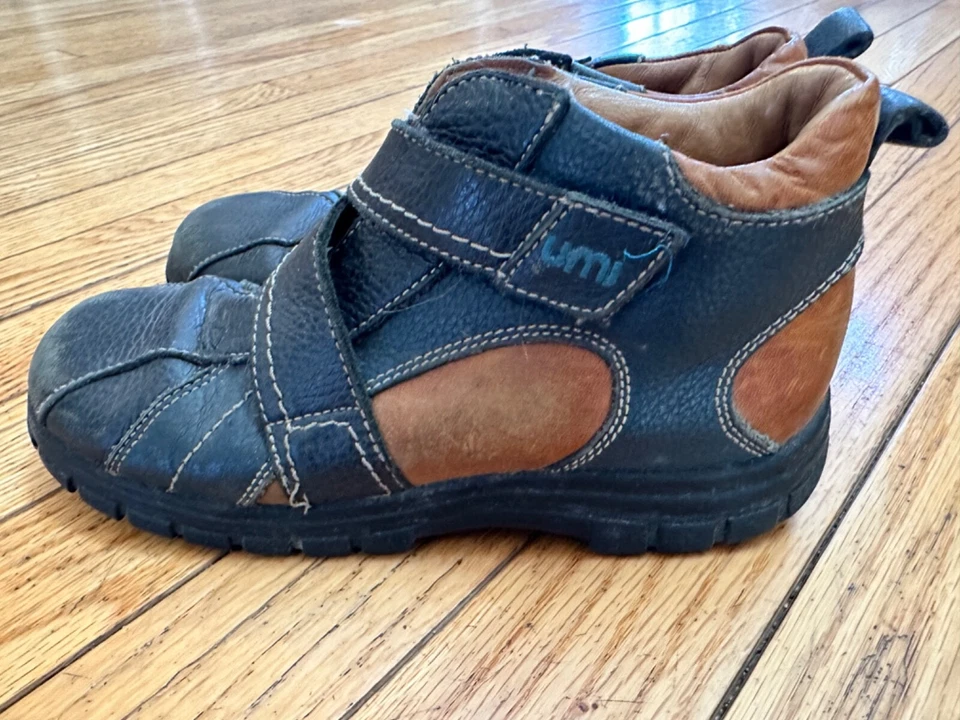 Umi size 32 leather shoes with navy blue, brown, and strap closure - Image 2 of 4