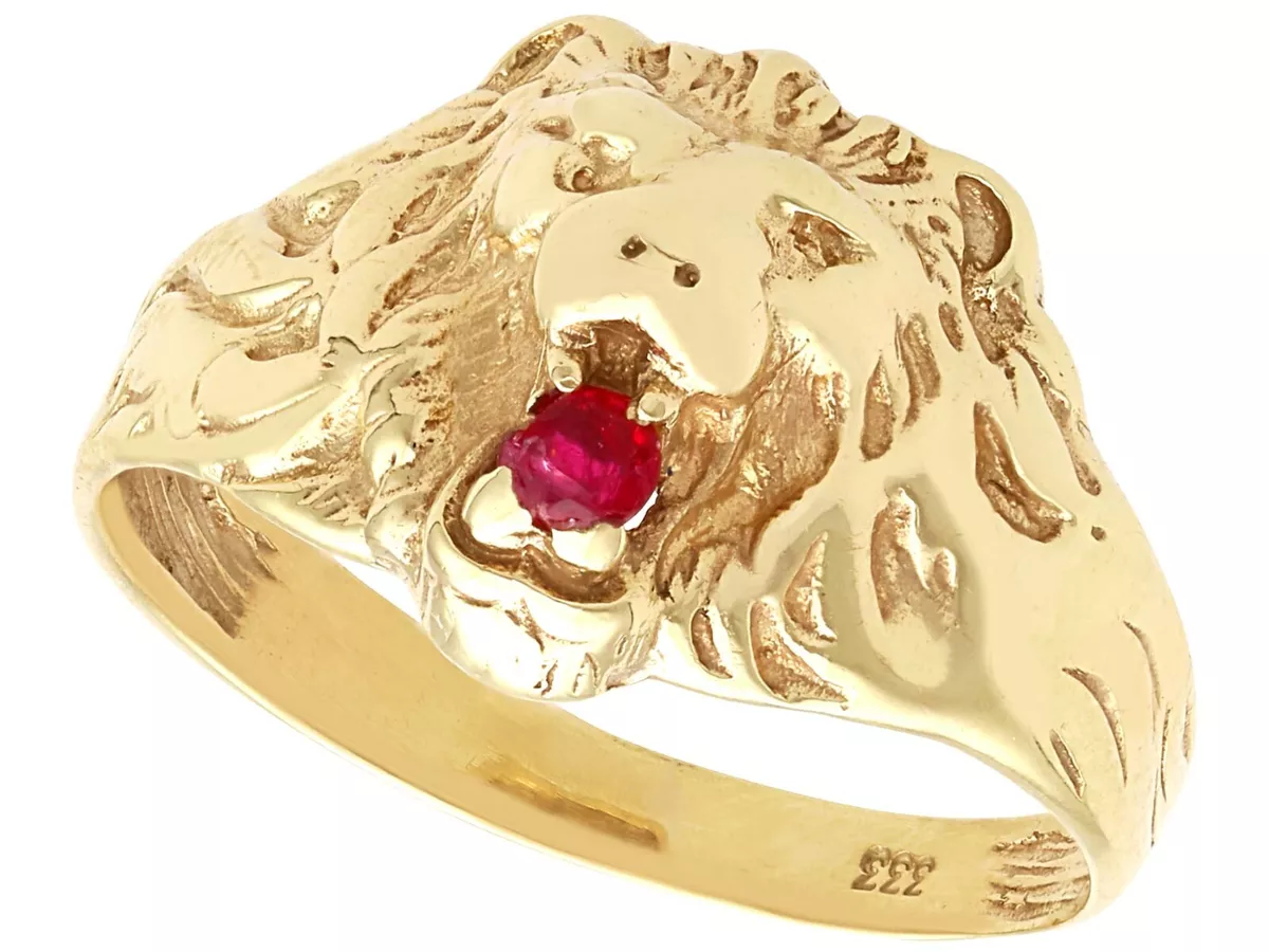 Vintage Ruby and 9K Yellow Gold Lion Ring Circa 1960