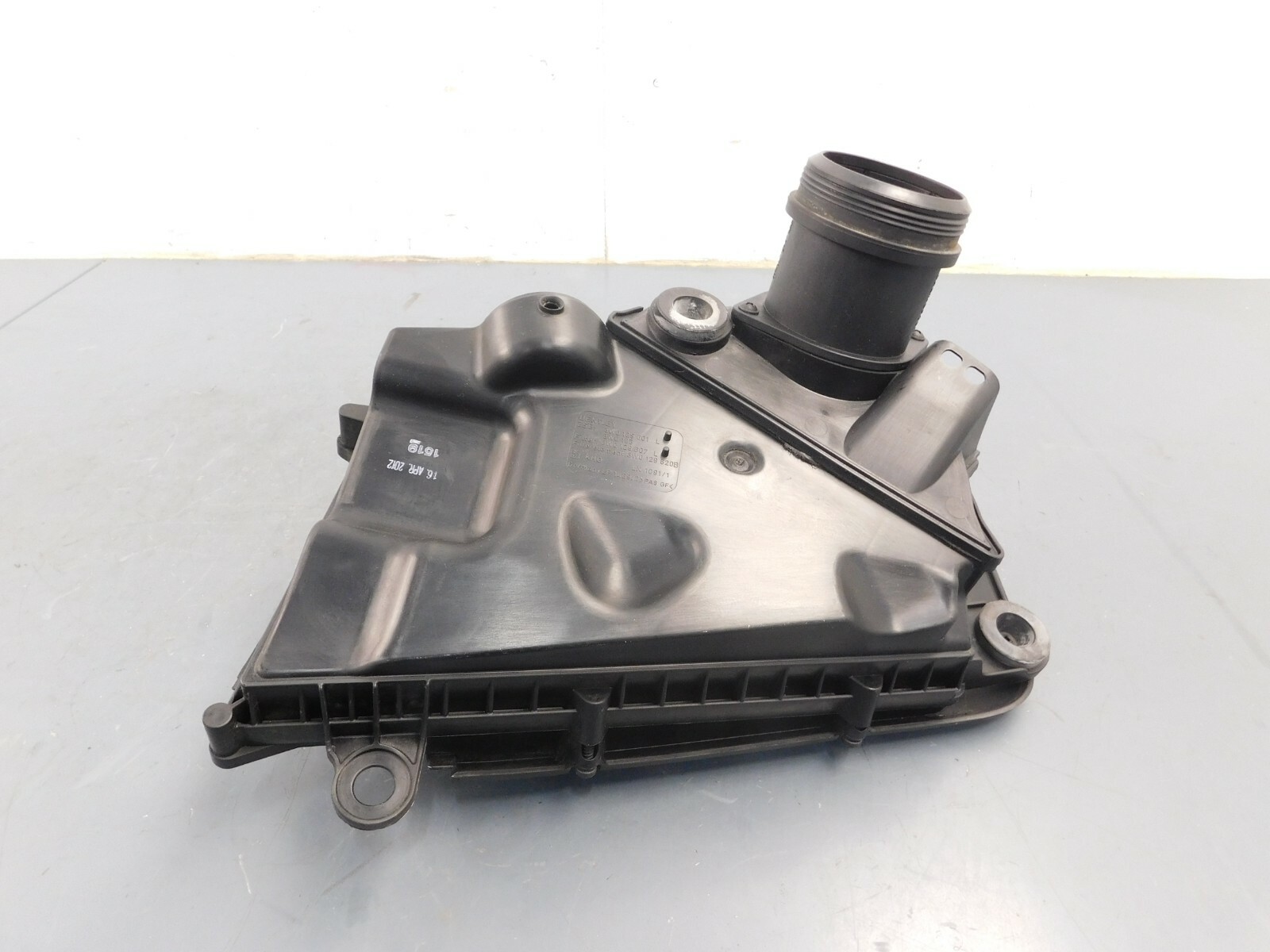 2013 11-18 Bentley Continental GTC W12 Right Air Cleaner Assembly #9525 G3