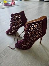 Womens high heel shoes / sandals size 6