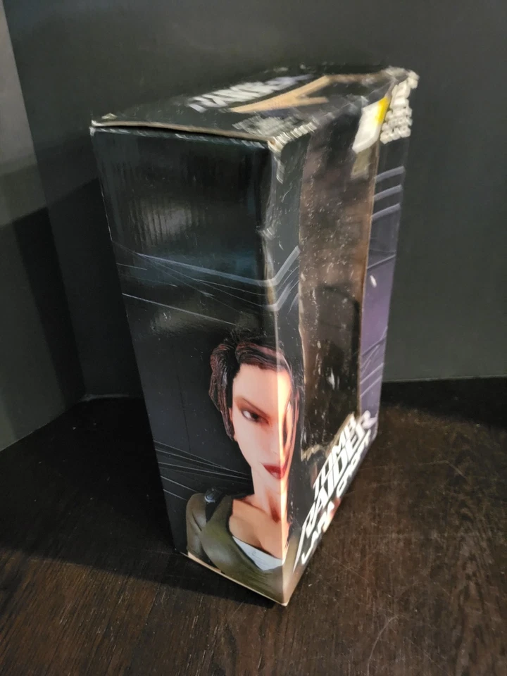 Lara Croft escala 12" 2007 Tomb Raider Player Select NECA SIN USAR, EN CAJA NUEVO #2 Foto 2 de 4