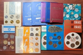 (14) Juegos de monedas de Israel ejemplares 1966 1975 incluyendo juegos de liras de recuerdo