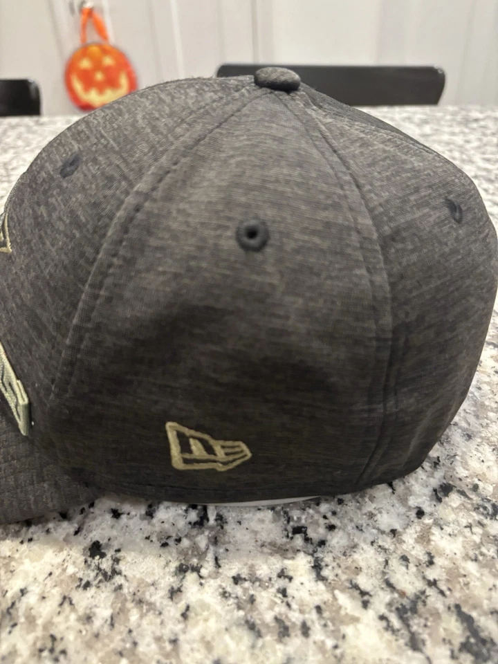 Gorra ajustada de los Dallas Cowboys para hombre pequeña/mediana servicio de saludo New Era Foto 4 de 4