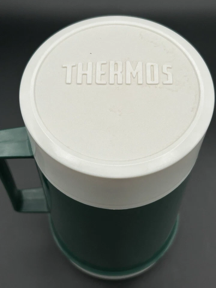 Tarro de comida vintage termo de 10 oz verde y blanco aislado tarro de comida al vacío Foto 3 de 4