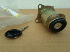 Opel Corsa B Tigra A Schloß mit Schlüßel Heckklappe 5133530