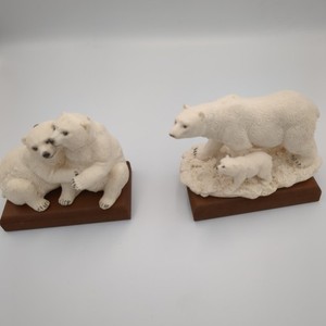 Polar Bear Family Figurines Set Mother Cub Cubs Hugging Wildlife Decor Statue