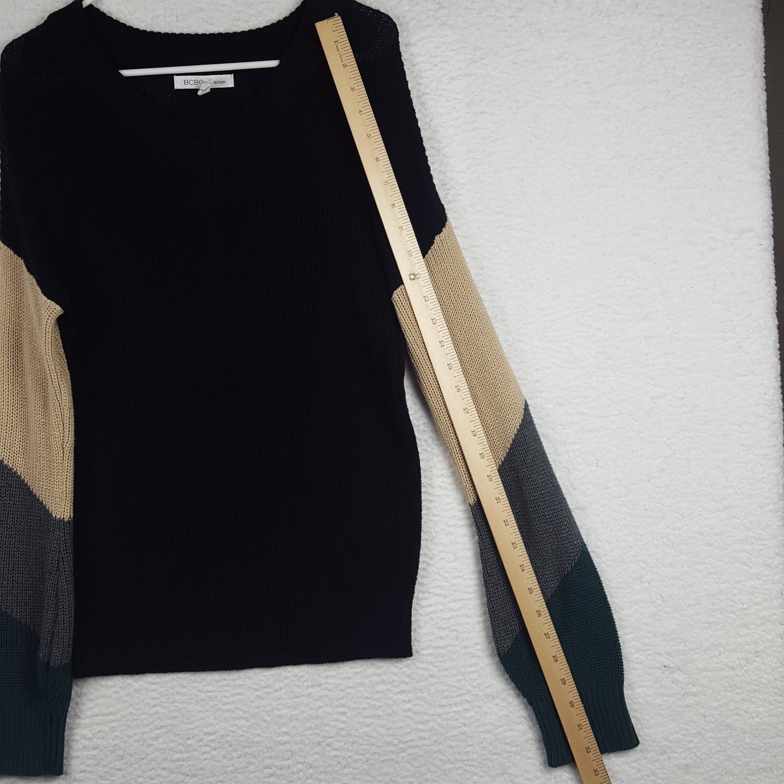 BCBGeneration V-Neck Pullover Sweater Women's Siz… - image 5