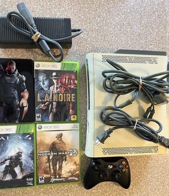 Microsoft Xbox 360 Pro 60GB Bundle   Tested Working   4 Games + Controller