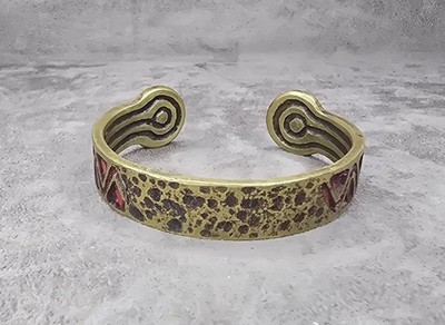 Schönes Dominique Piechaud Brutalist Armband Jonc Emaille Bronze signiert. Wikinger 