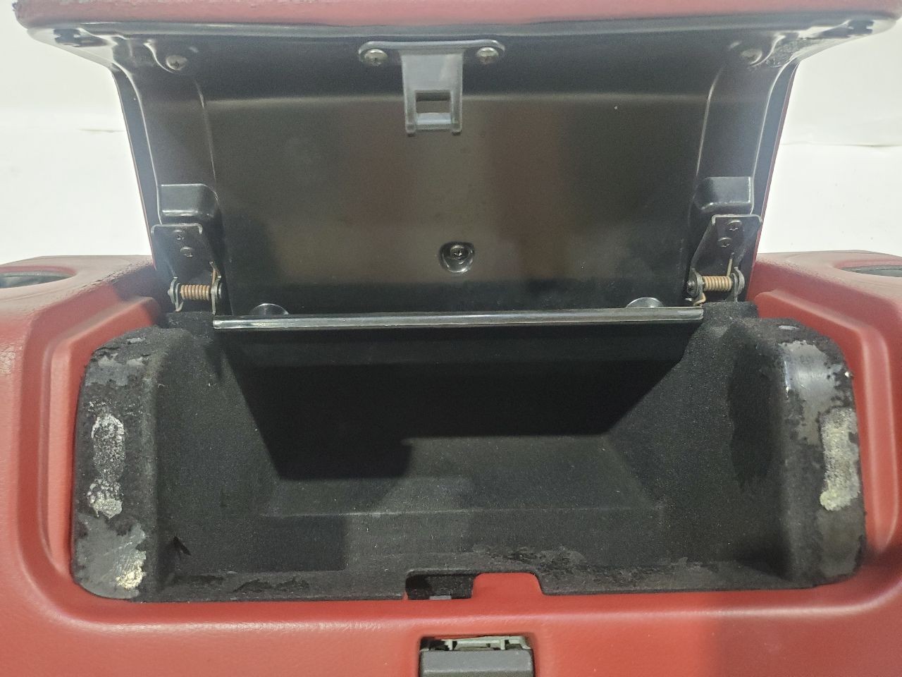 Used Part fits: 2003 Maserati SPYDER CC Grade A