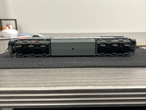 Athearn Genesis HO ATHG31540 Dash 9-44CW Locomotive Southern Pacific #8107 *Used - Picture 12 of 13
