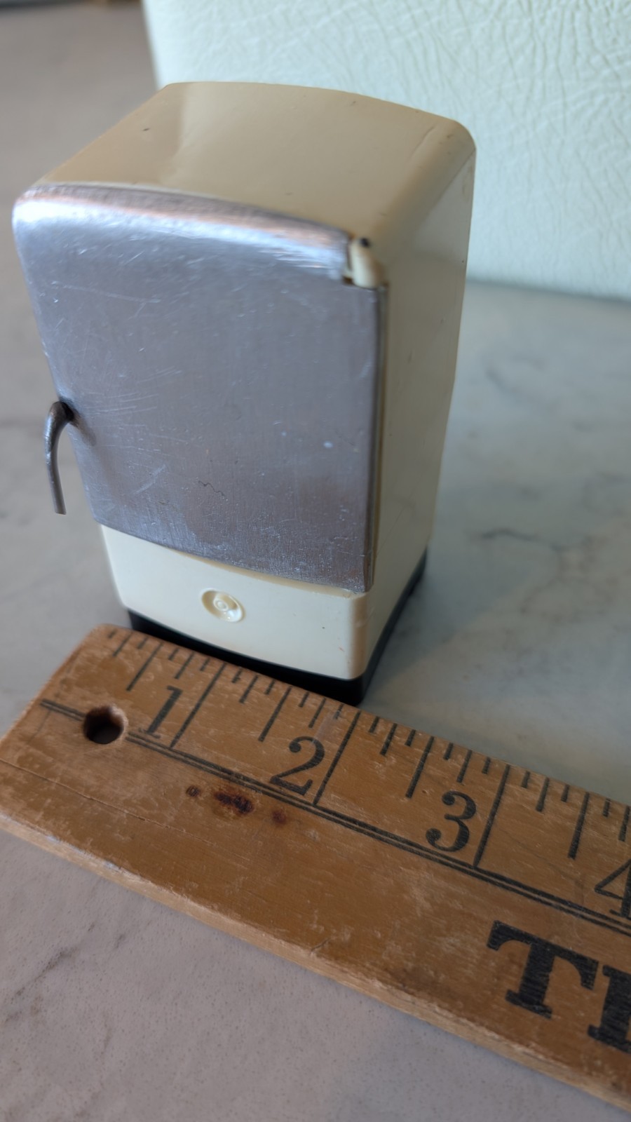 Dollhouse Refrigerator Cream Plastic & Silver Metal Retro Style 