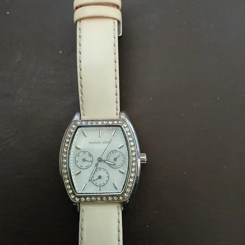 Michael Kors Women's Leather Watch Ivory with Crystals thumbnail 3