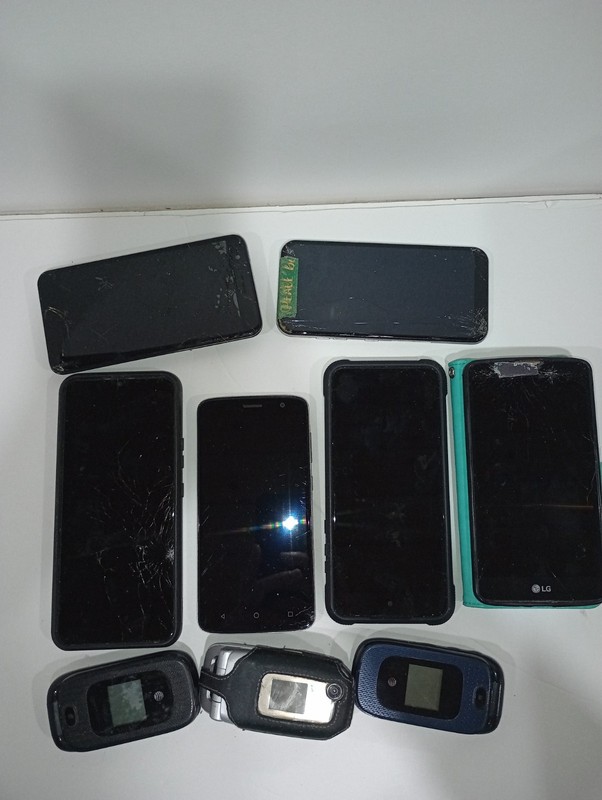 LOT OF 9 CELL PHONES SMART PHONES FLIP PHONES PART ONLY