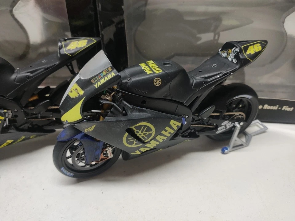 Yamaha YZR-M1 Rossi 2007 1/12 Défauts Épaves Pièces Détachées Uniquement - Photo 2/4