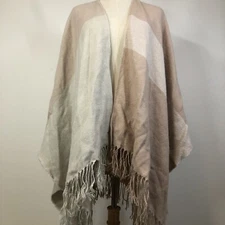 SOIA & KYO Gorgeous One Size Shaw Wrap Fringe Pink Cream 