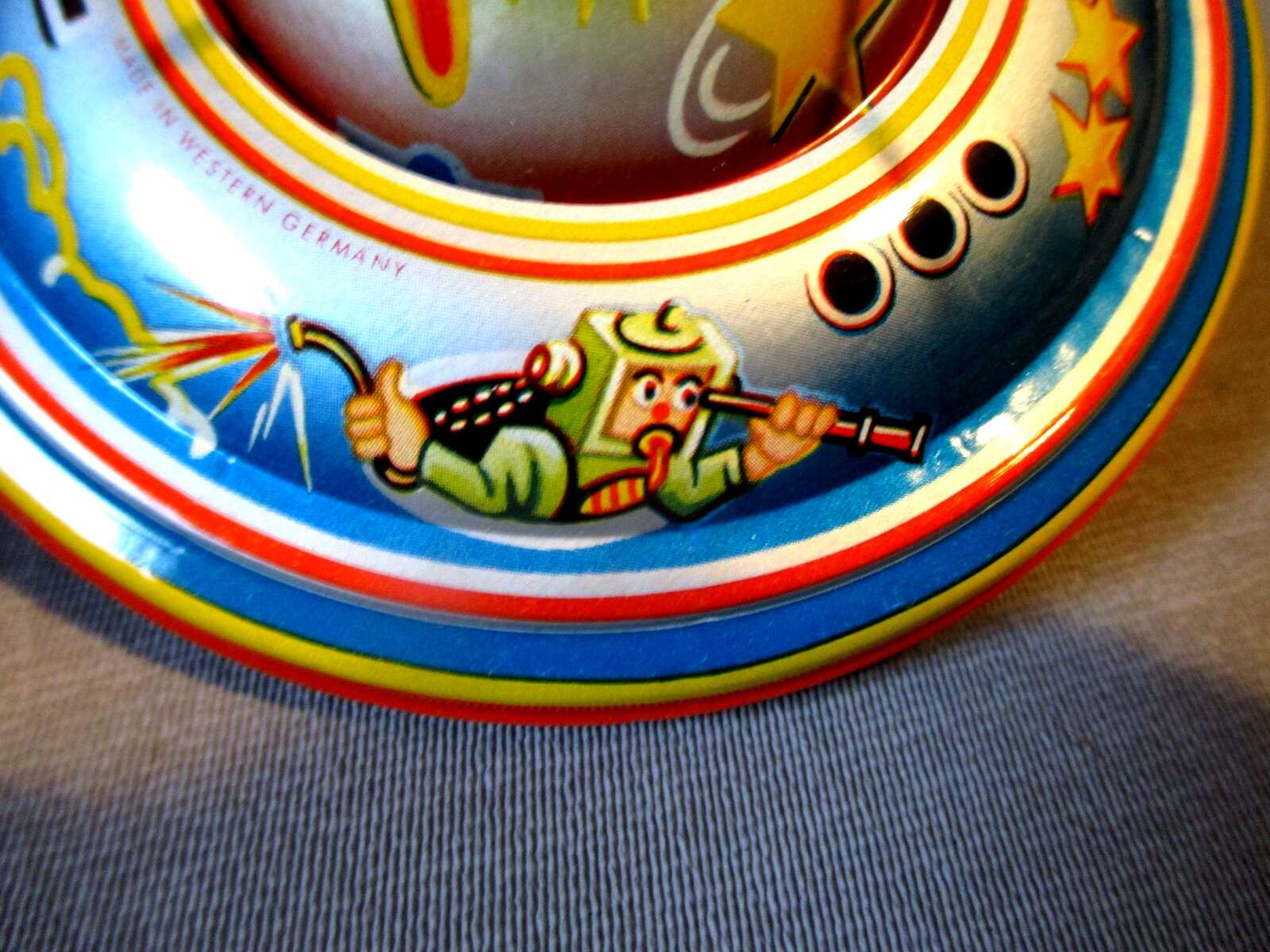1950's SPACE TOY- APOLLO SPACESHIP UFO FLYING SAUCER TIN FRICTION -NOS- MINT-4"