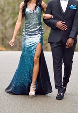 Gorgeous Sequin Turquoise Prom dress size 0 (only worn once) **Dress only