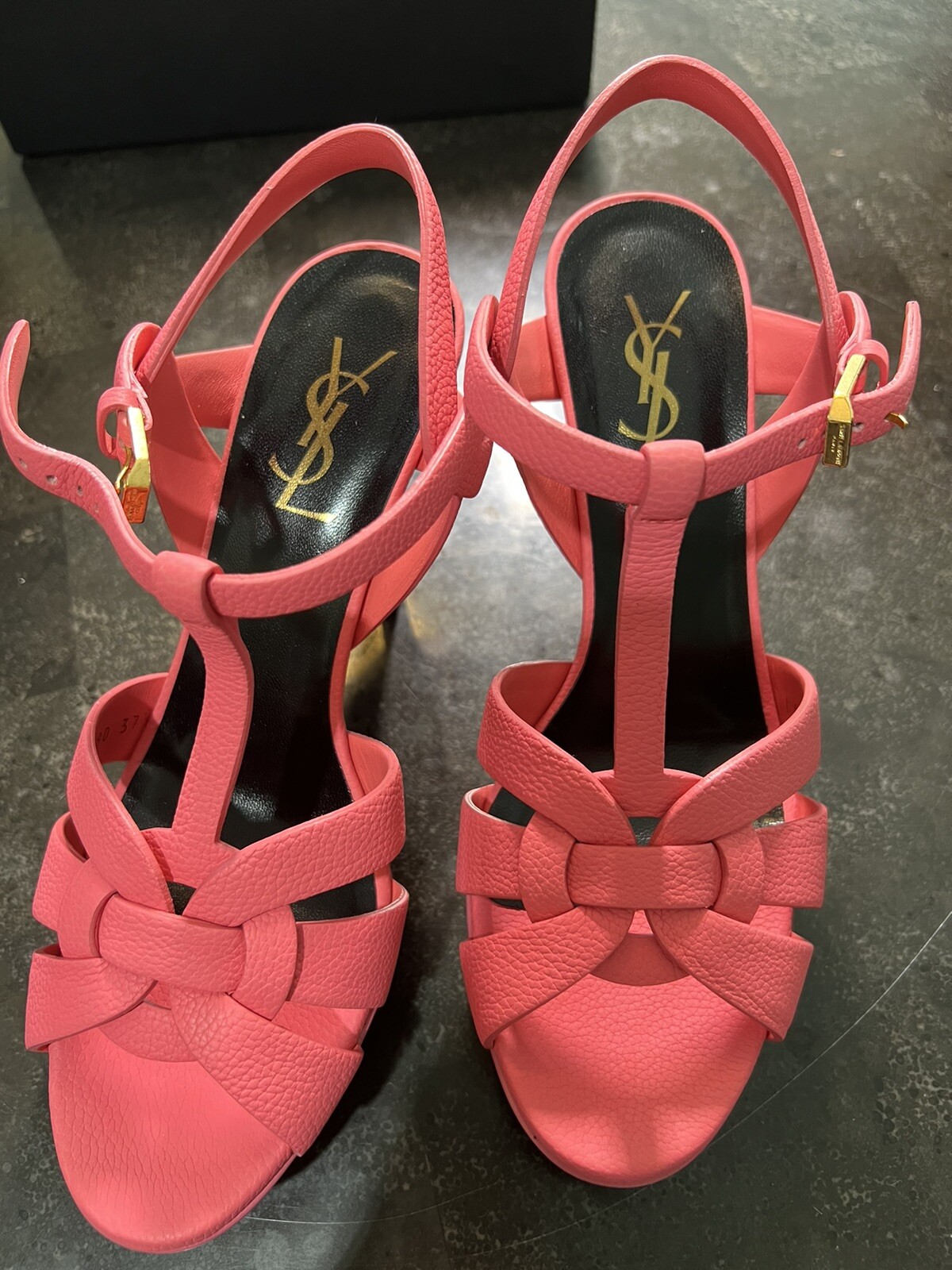 Sandali tributo nuovi con scatola Yves Saint Laurent YSL pompa rosa fushia 4 pollici