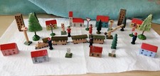Pakiet zabytkowych zabawek Rudawy Wioska kolej Domy Figurki Drzewa 