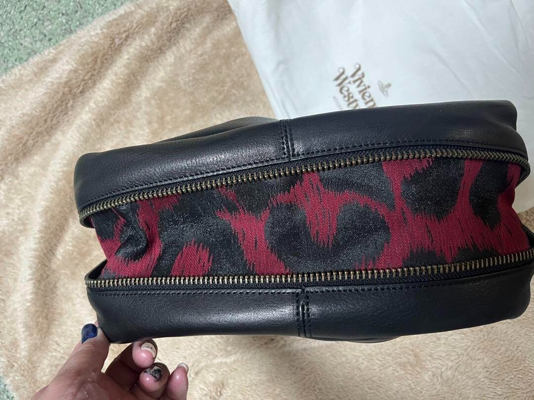 Vivienne Westwood Leopard Print Bag with Pouch Size Vivienne Westwood Leopard Print Bag with Pouch Size