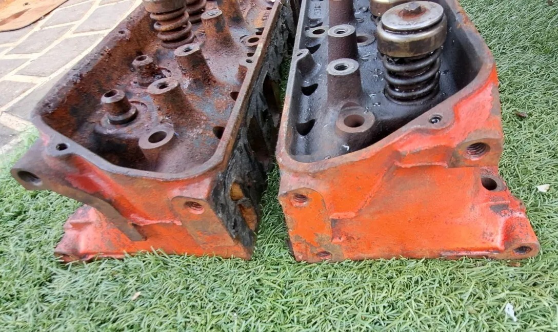 PAIR OF HQ HJ LX LH HOLDEN V8 253 308 ENGINE HEADS HZ WB HG HT TORANA MOTOR L34 eBay