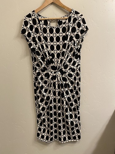 Vestido Vaina LIZ CLAIBORNE Para Mujer Talla Grande Blanco y Negro Detalle Torcido - Imagen 1 de 14