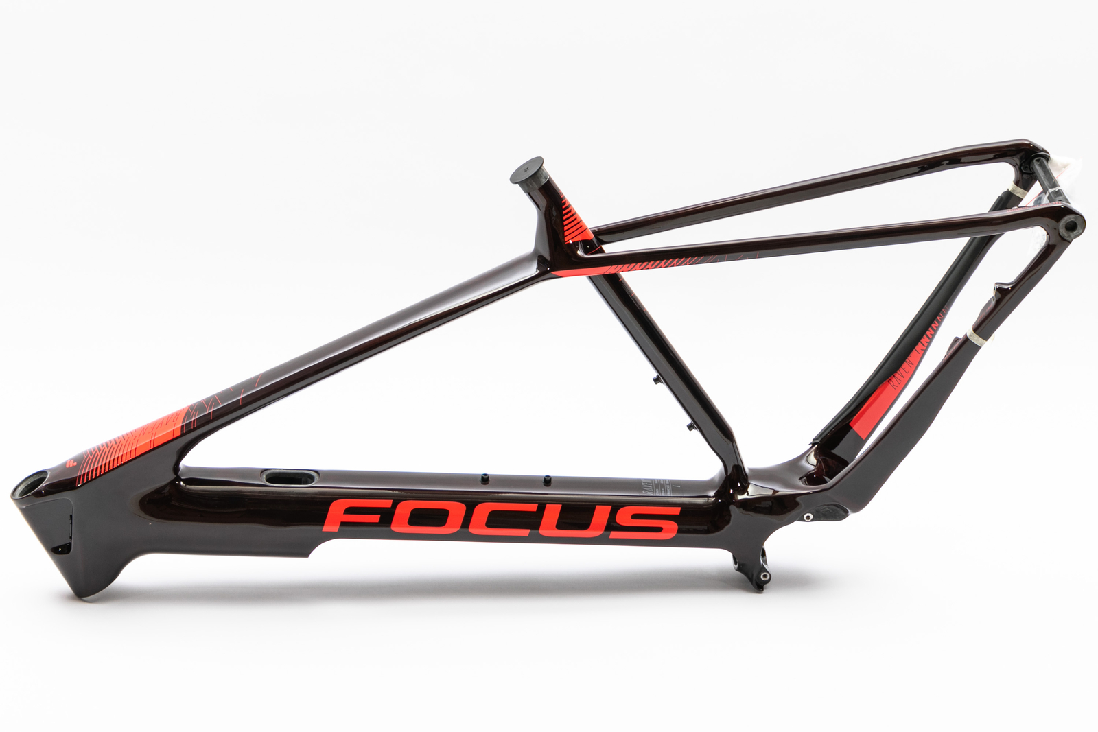 Поездка на электровелосипеде Focus Raven2 Rahmen Fazua 50 Raven2 Cross Country 29 XC MTB Tour 174990₽