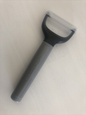 New KitchenAid Light Grey Silver HGSA Serrated Y Peeler for Soft Fruits