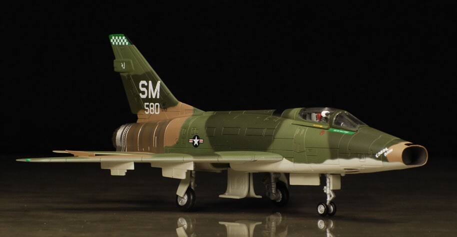 HA2121 F-100D Super Sabre 