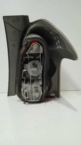 815610F020 Faro Posteriore Sinistro per TOYOTA COROLLA VERSO (R1) 3901784 - Foto 3 di 10