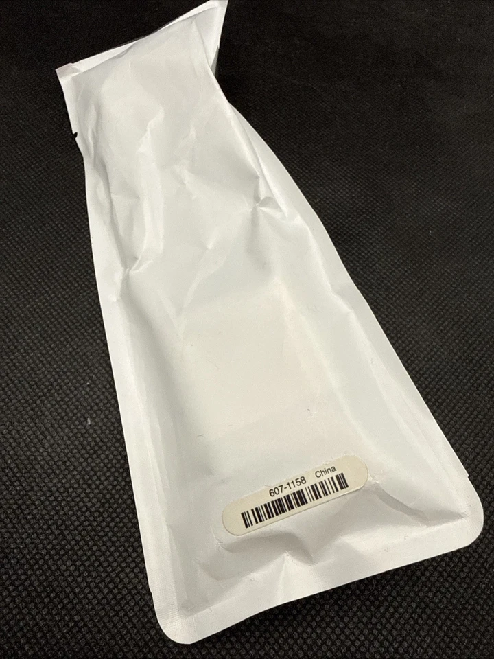 Genuine OEM Apple DVI to VGA Monitor Adapter Brand New In Package - Image 2 of 2