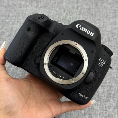 Canon EOS 5D Mark III Full Frame DSLR Camera Body Only 22.3MP Black Auto Focus