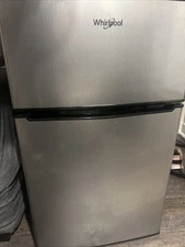 Whirlpool 3.1 cu ft Mini Refrigerator Dorm Fridge Reversible Door 2 Shelves