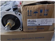 New 1PCS YASKAWA SGMMG-20ADC61 servo motor In Box