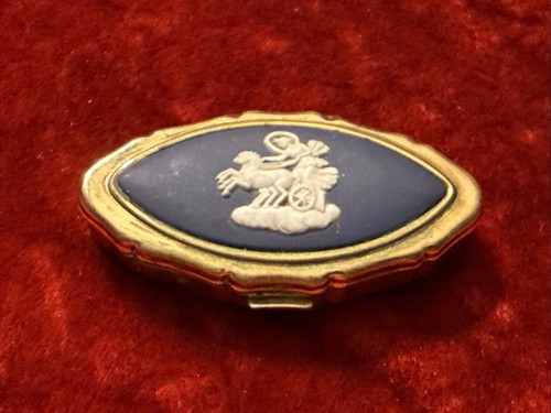 Vintage Stratton England Gold Tone Pill Box Compact Cameo Horse Trinket Case