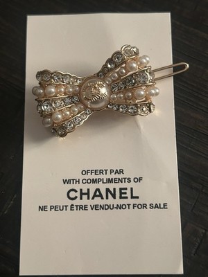 Chanel Hair Clip Barrette Gold Pearl Bow GWP | eBay display picture 1