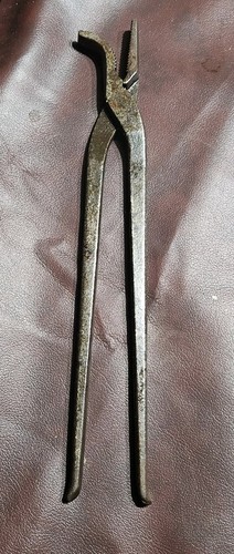 Vintage Diamond HC12 Blacksmith Horseshoe Farrier Clincher Type Plier 12"