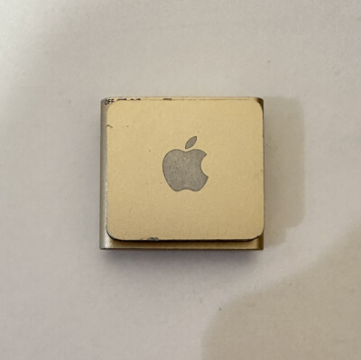 Apple iPod shuffle 4th Generation Gold (2 GB) | eBay