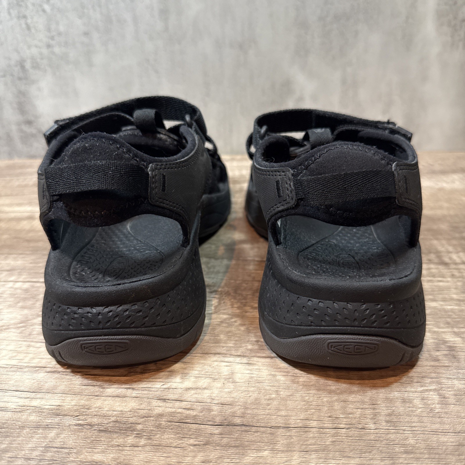 KEEN sandalo donna Astoria West punta aperta scarpa acqua nero su nero taglia 10 US