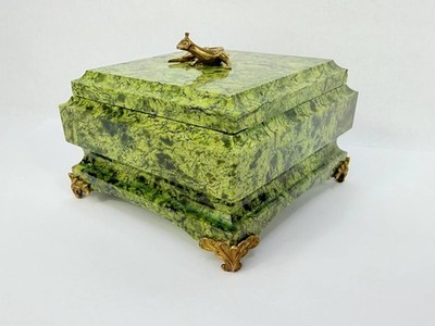 Natural Stone Green Serpentine Crowned Lizard Keepsake/ Trinket Box Ural Mts VTG