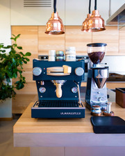 La Marzocco Linea Mini Espresso Machine with Grinder H hima
