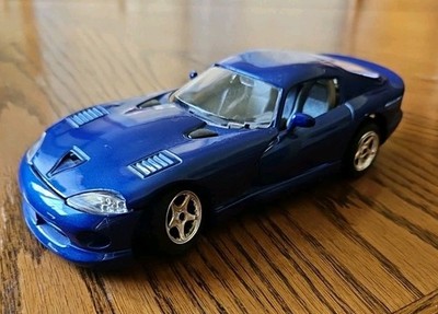 2003 Dodge Viper Coupe SRT-10 Burago (1:24 scale) Die-cast
