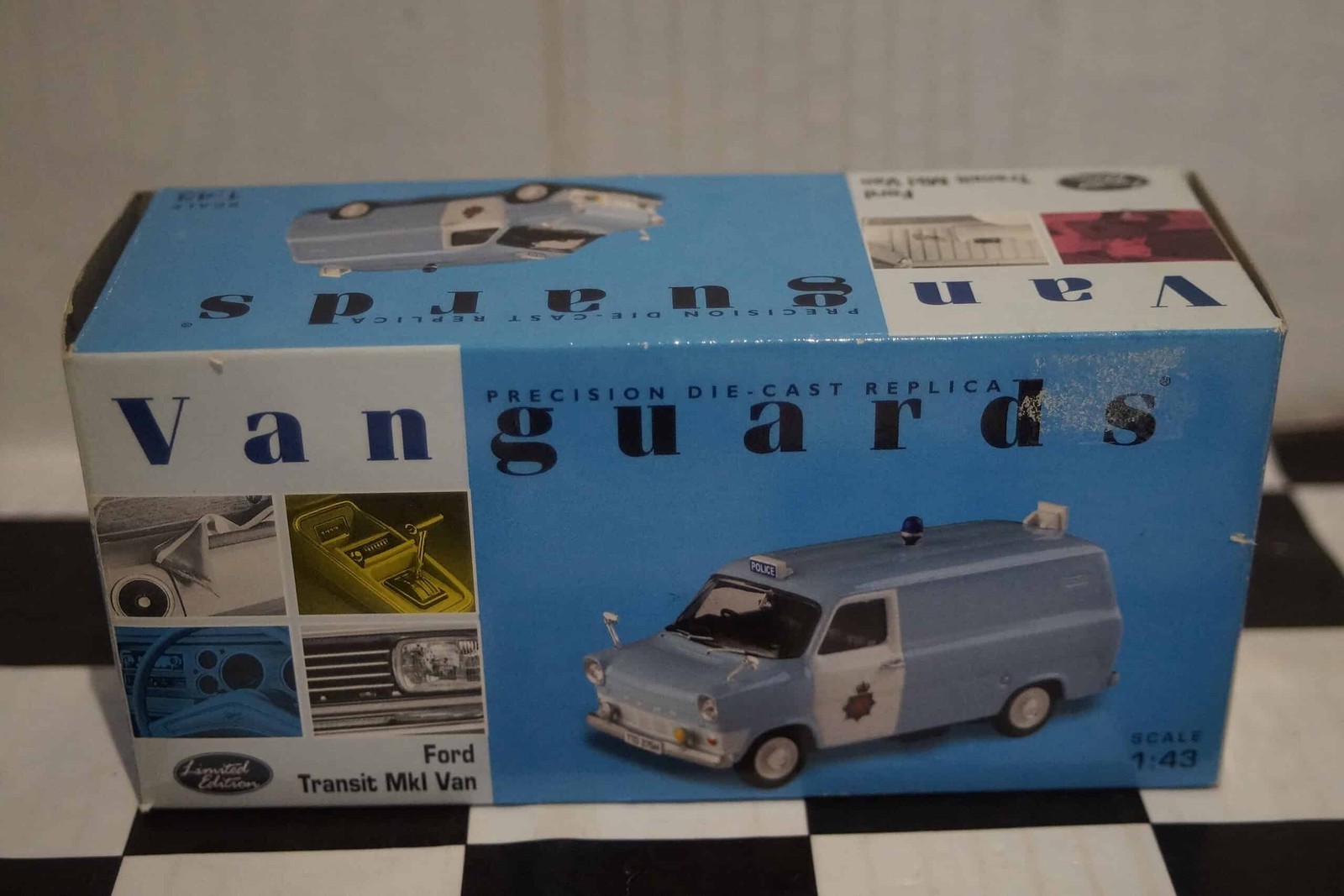 Vanguards Ford Transit MK1 Lancashire Constabulary Section Ref VA06610 1:43
