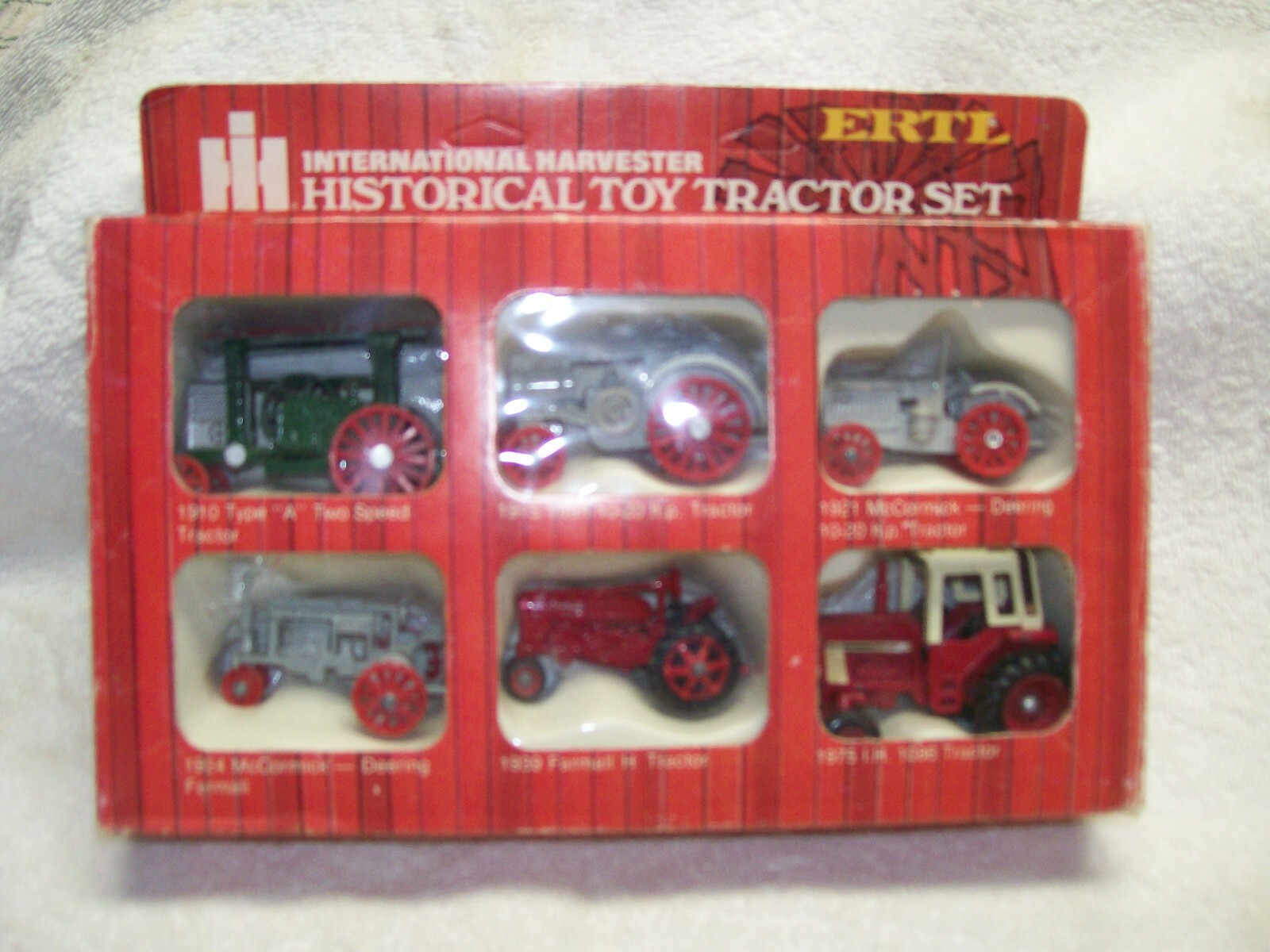 Farmall IHC Historic Tractor Set NIB Farm Toy eBay
