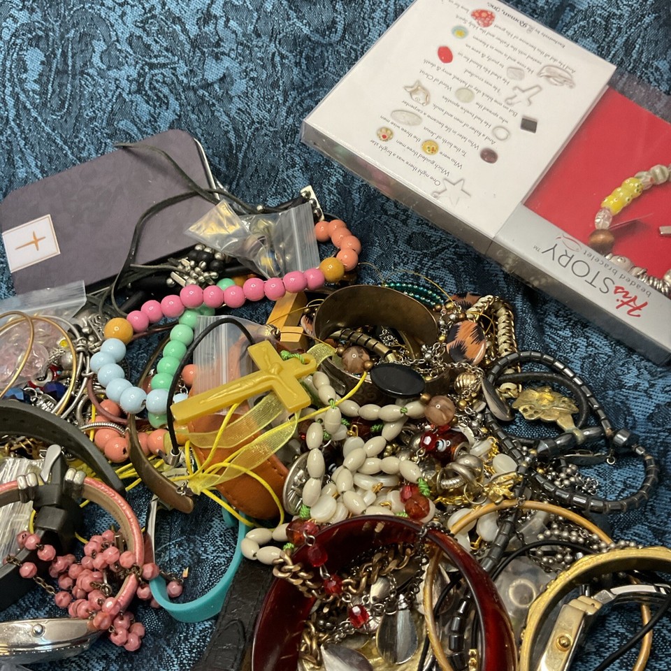 2+ pounds of mixed bulk costume jewelry lot Watches,modern, vintage