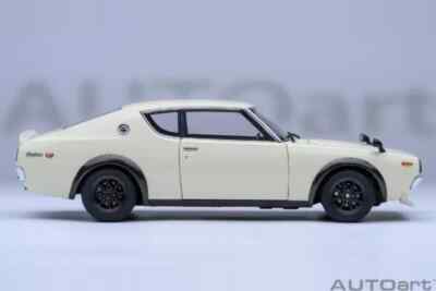 Autoart Nissan Skyline 2000 GT-R (KPGC110) Tuned version (WHITE) 1